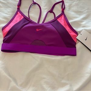 Nike women’s sport tops beautiful color with crossed straps beautiful new model